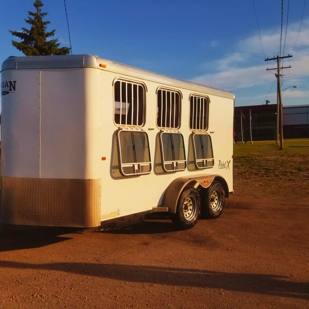 different types of horse trailer available in North America and Canada